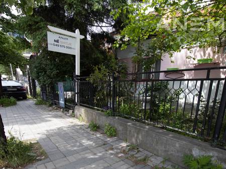Shtëpi në shitje 100m² në Qendër - në lagjën Pejton