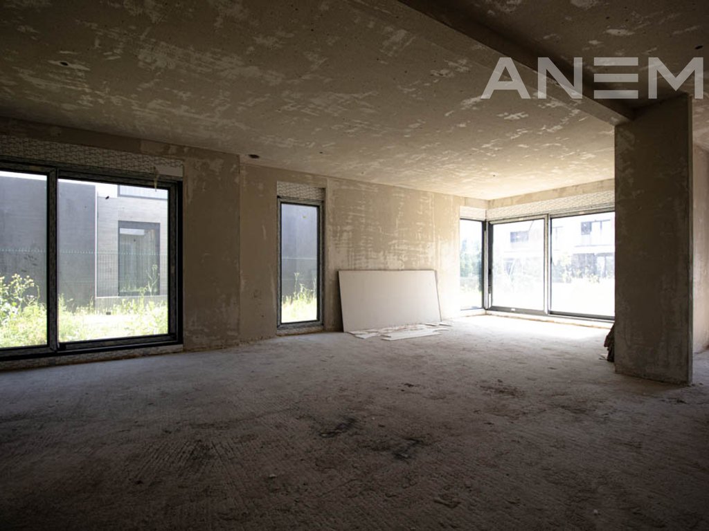 Shtëpi në shitje 445m² në lagjen Qendresa Home