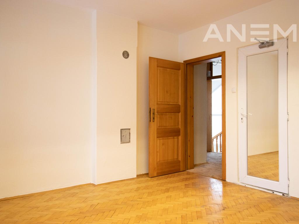 Lokal me qira 160m² në Qendër