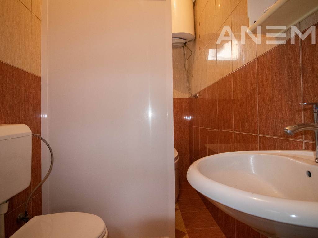 Commercial space for rent 150m² in the Center