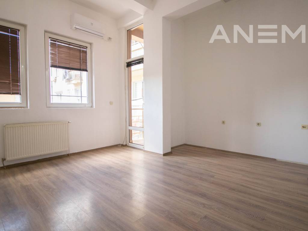 Commercial space for rent 150m² in the Center