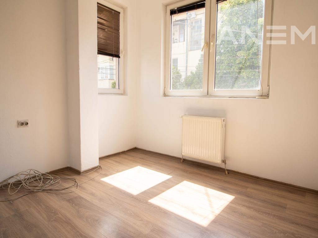 Commercial space for rent 150m² in the Center