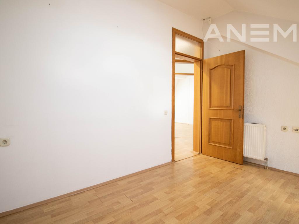 Lokal me qira 150m² në Qendër