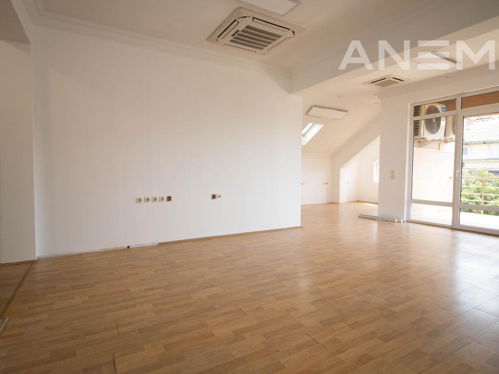 Lokal me qira 150m² në Qendër