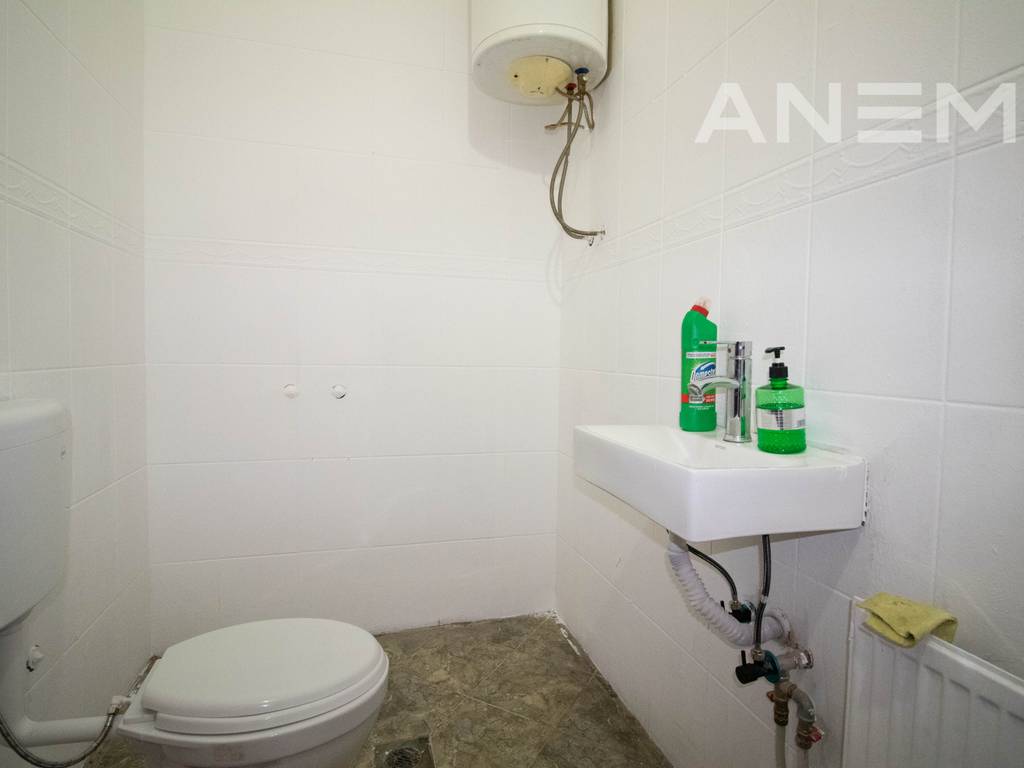 Commercial space for rent 60m² in the Center