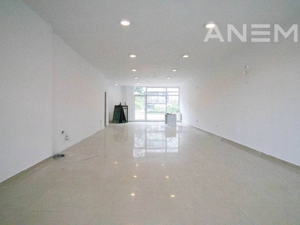 Commercial space for rent 90m² in the Arbëria neighborhood