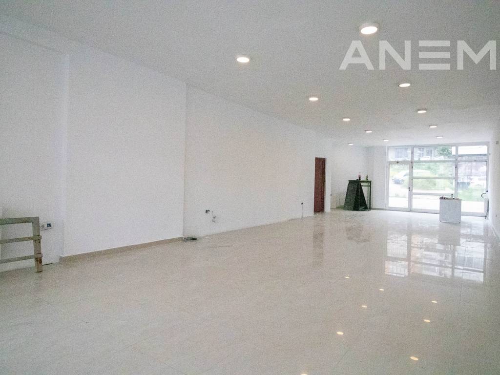 Commercial space for rent 90m² in the Arbëria neighborhood