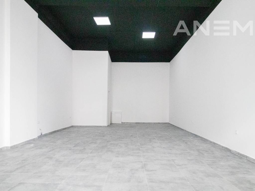 Commercial space for rent 72m² in the Arbëria neighborhood