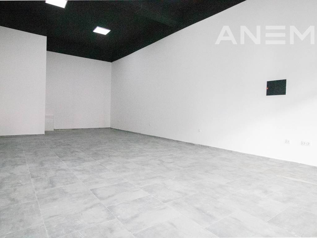 Commercial space for rent 72m² in the Arbëria neighborhood
