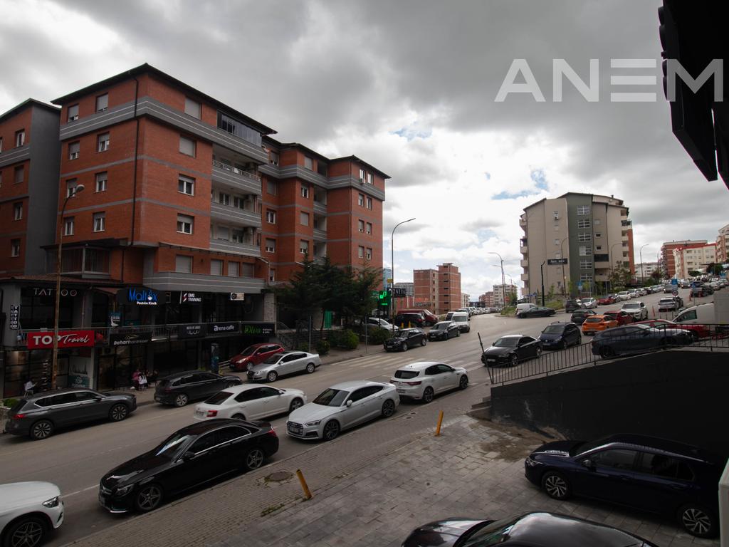 Commercial space for rent 72m² in the Arbëria neighborhood