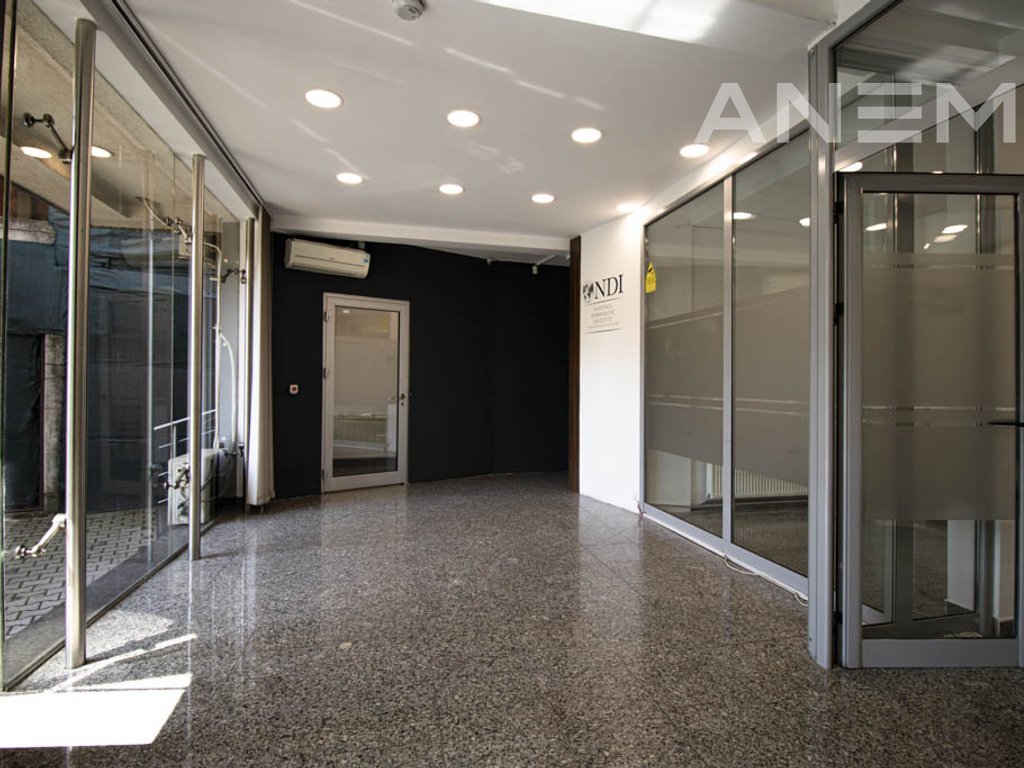 Building for rent 500m² in the Center of Pristina