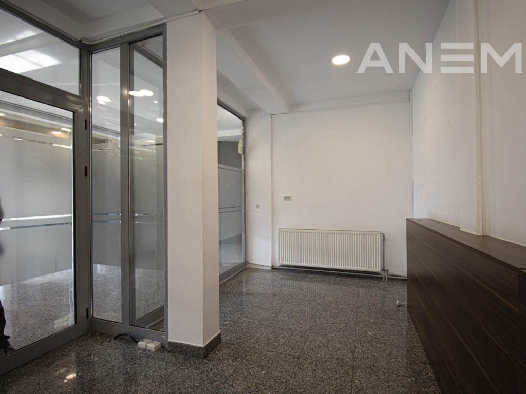 Building for rent 500m² in the Center of Pristina