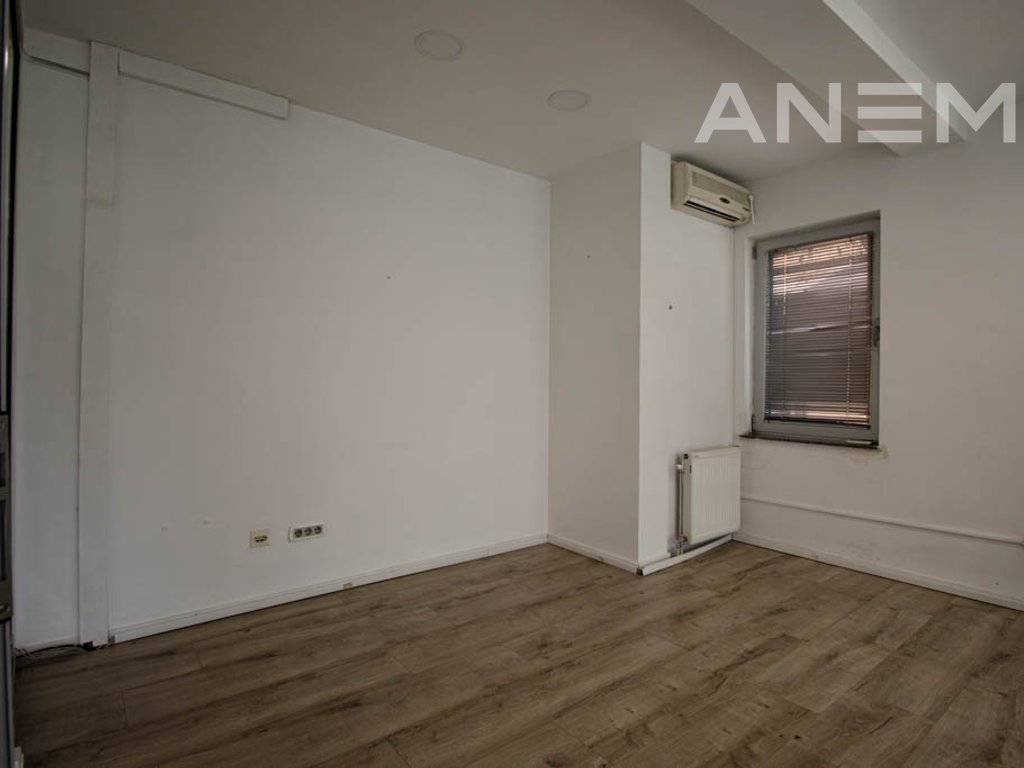 Building for rent 500m² in the Center of Pristina