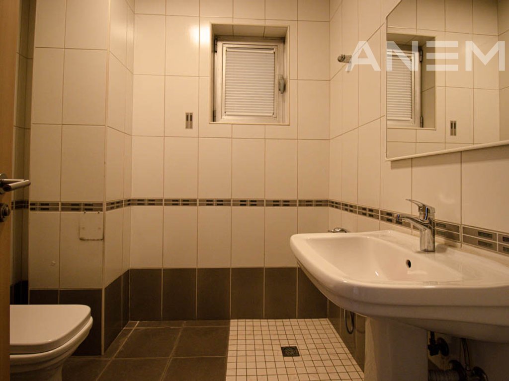 Building for rent 500m² in the Center of Pristina