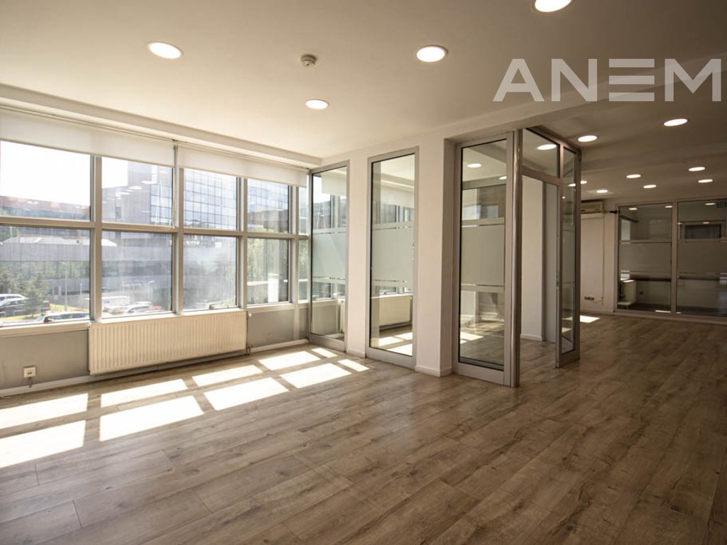 Building for rent 500m² in the Center of Pristina