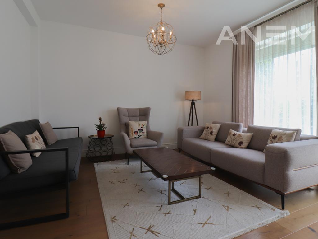 House for sale 174m² +42m² in the Marigona Residence neighborhood