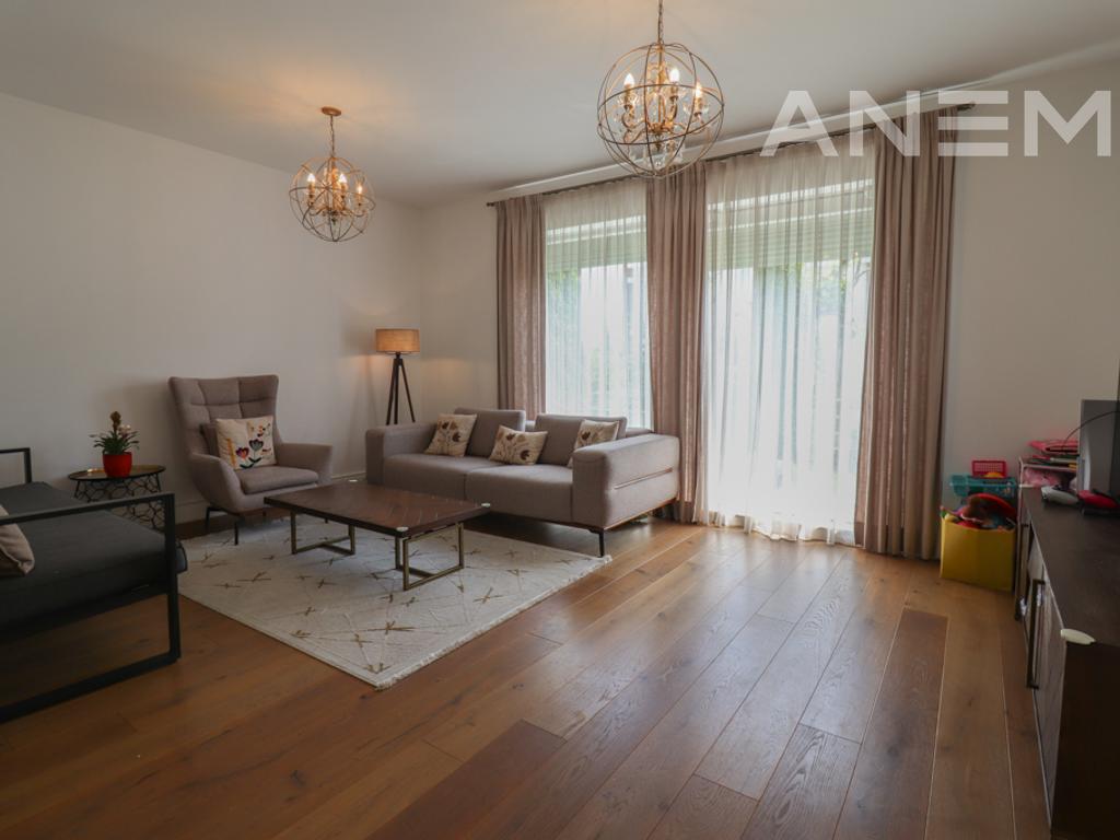 House for sale 174m² +42m² in the Marigona Residence neighborhood