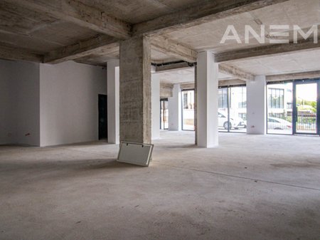 Lokal në shitje 344m² në lagjen Mati 1