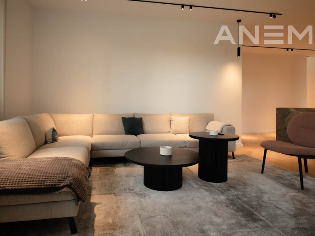 Shtëpi me qira me 4 dhoma gjumi në lagjen Qershia