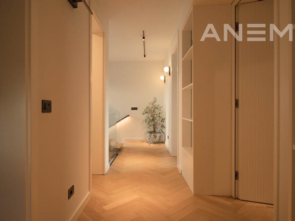 Shtëpi me qira me 4 dhoma gjumi në lagjen Qershia