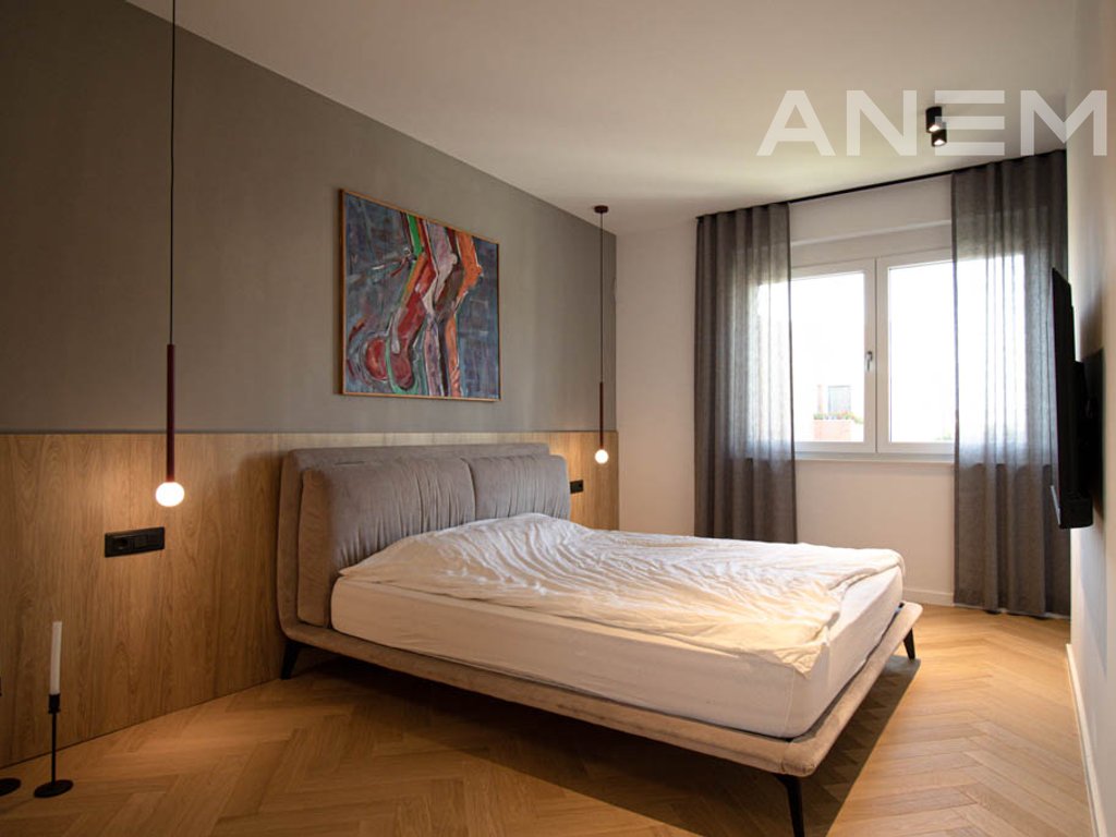 Shtëpi me qira me 4 dhoma gjumi në lagjen Qershia