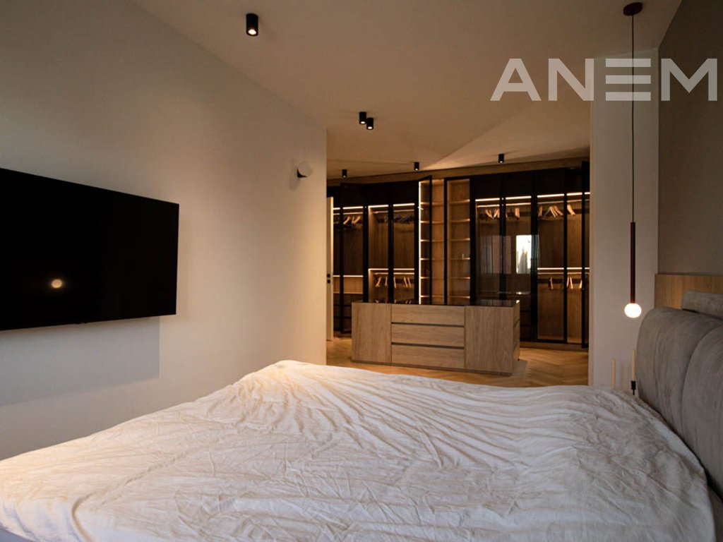 Shtëpi me qira me 4 dhoma gjumi në lagjen Qershia