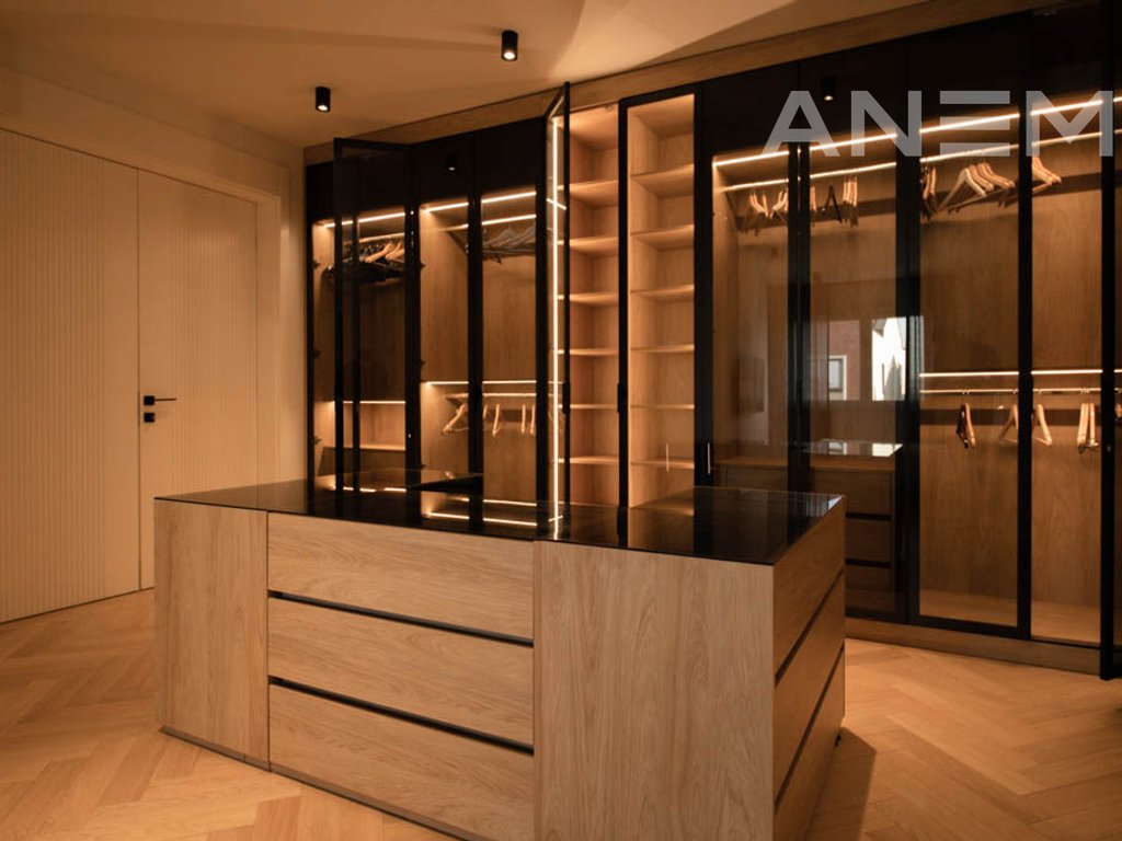 Shtëpi me qira me 4 dhoma gjumi në lagjen Qershia