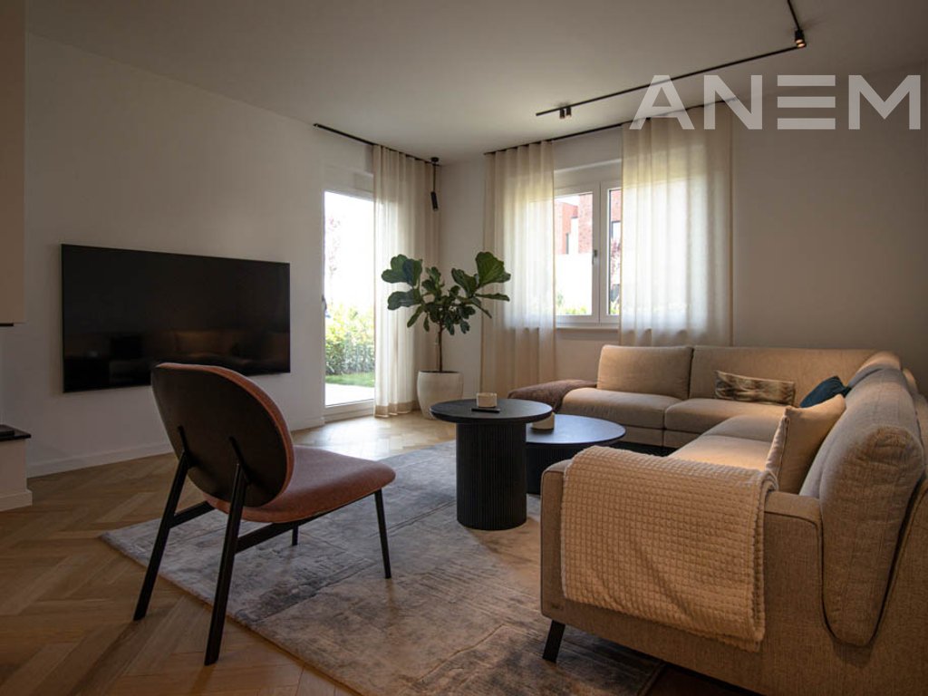 Shtëpi me qira me 4 dhoma gjumi në lagjen Qershia