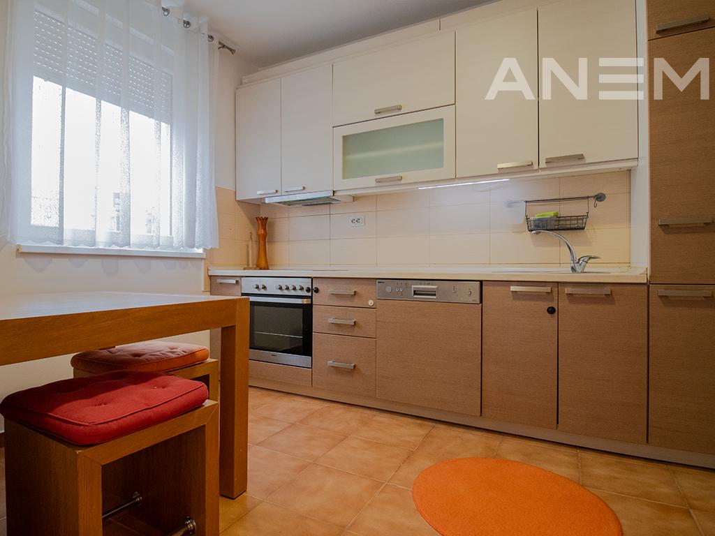 Banesë në shitje 56m² në lagjen Mati 1