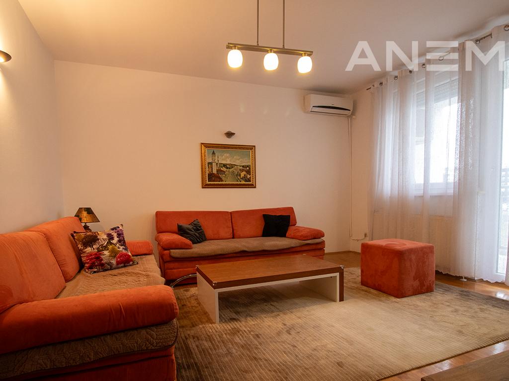 Banesë në shitje 56m² në lagjen Mati 1