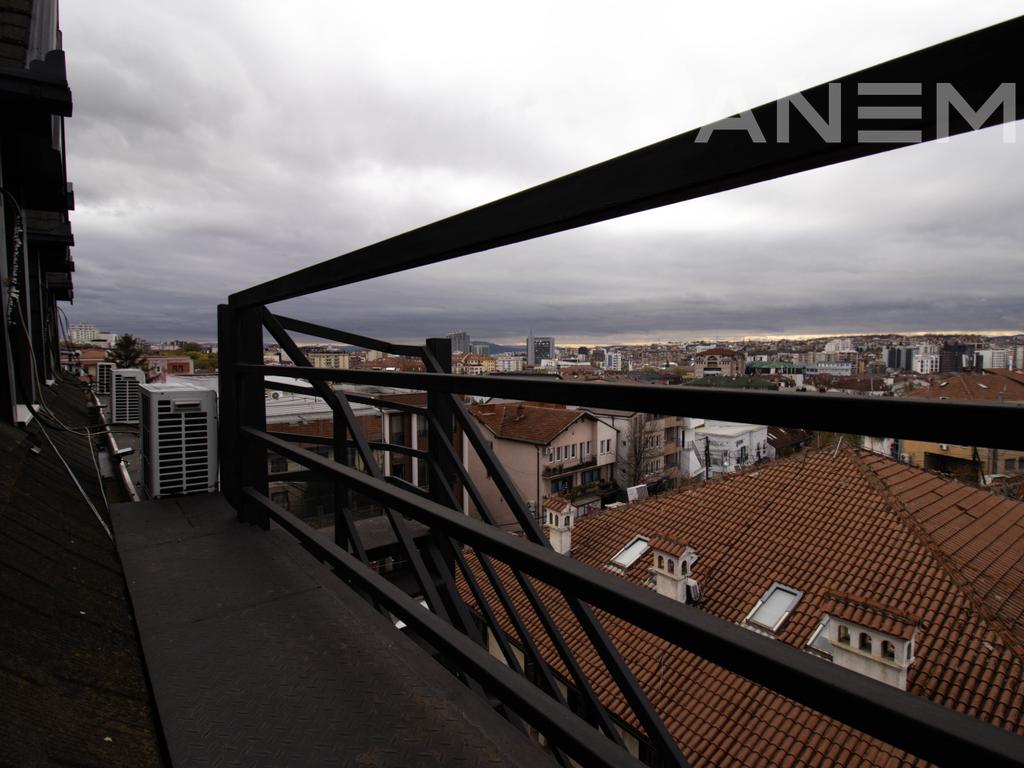 Zyre me qira me 10 hapësira pune në Qendër