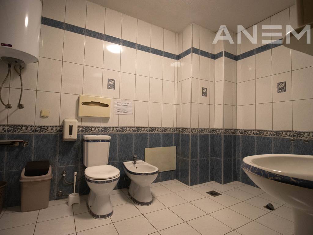 Zyre me qira me 10 hapësira pune në Qendër