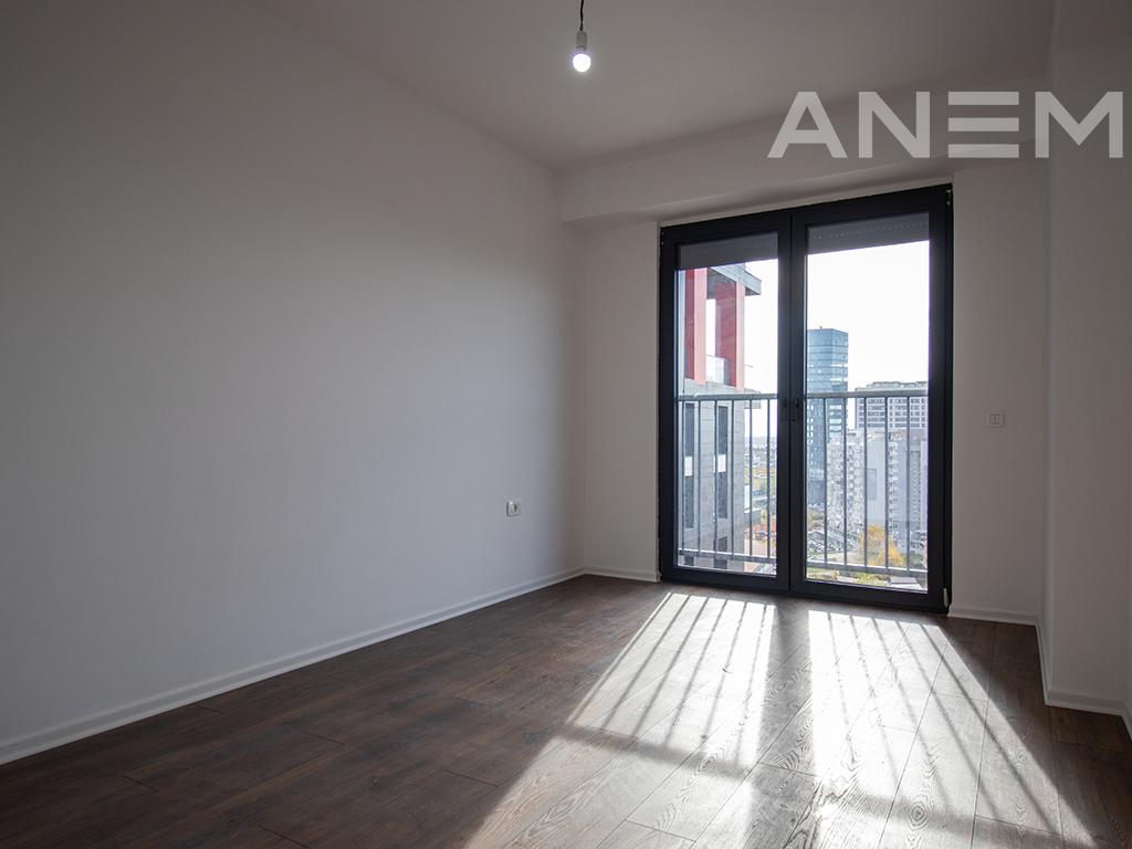 Office for rent with 4 workspaces in Lakrishtë