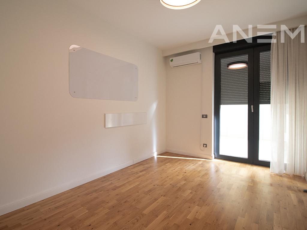 Zyre me qira me 4 hapësira në Aktash