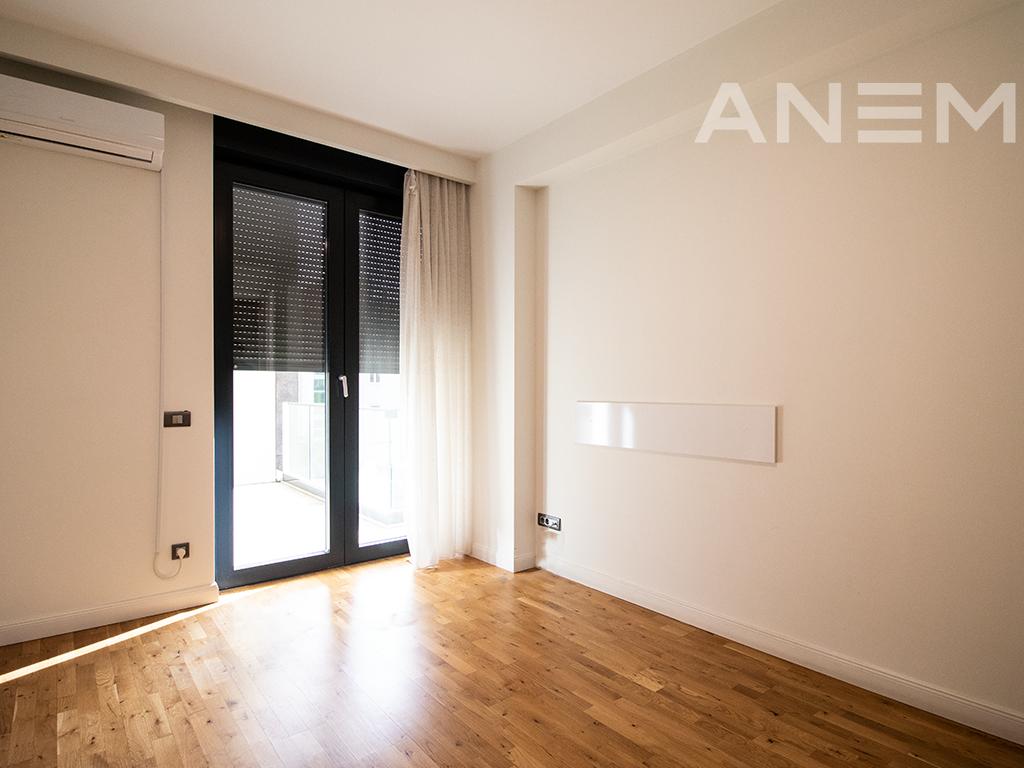 Zyre me qira me 4 hapësira në Aktash