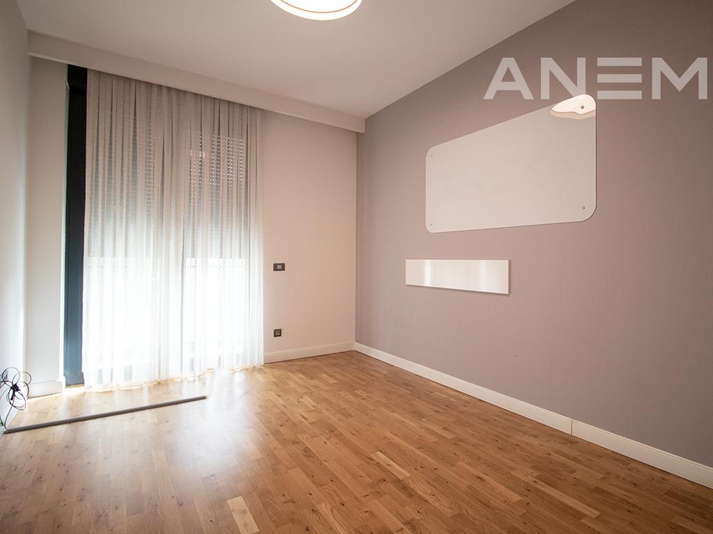 Zyre me qira me 4 hapësira në Aktash