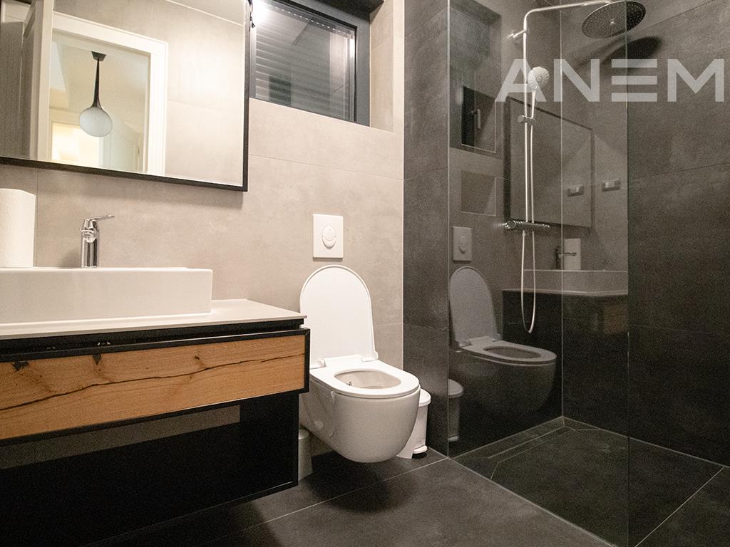 Zyre me qira me 4 hapësira në Aktash