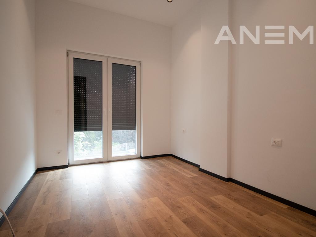 Zyre me qira me 4 hapësira në Aktash