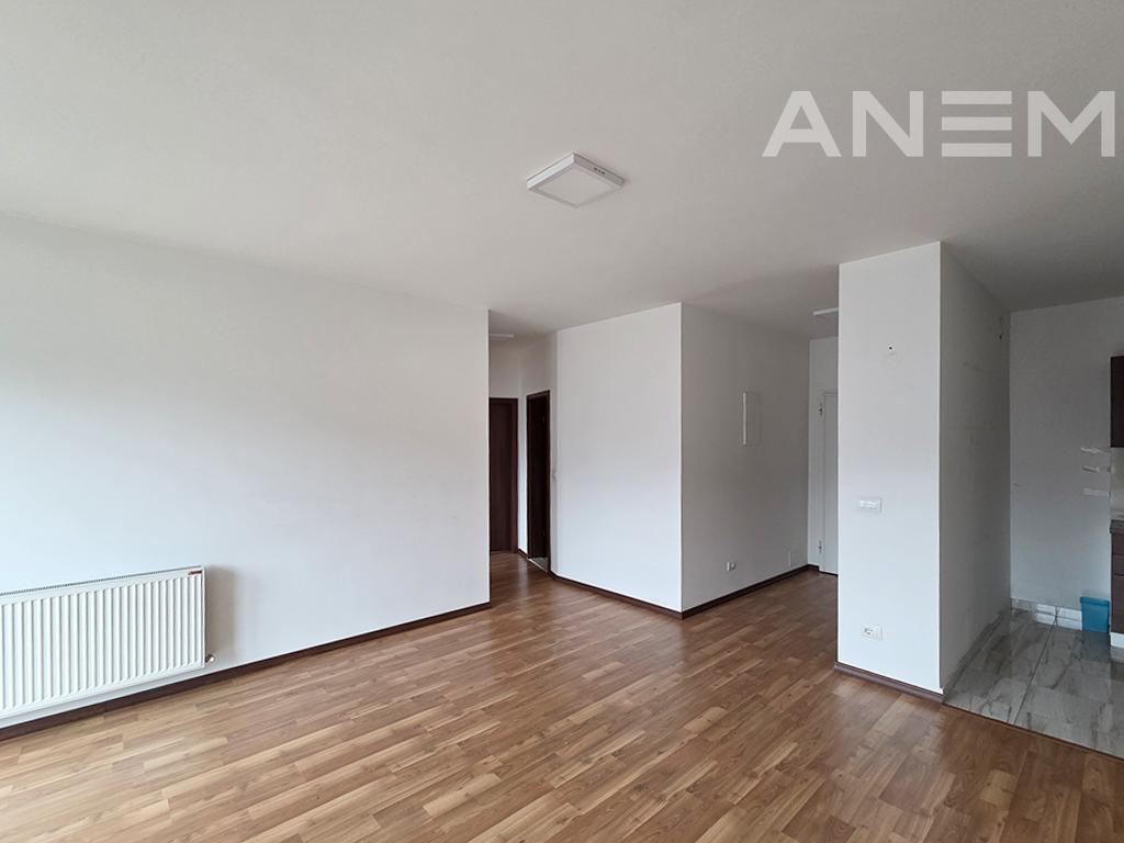 Office for rent with 3 workspaces in the Center