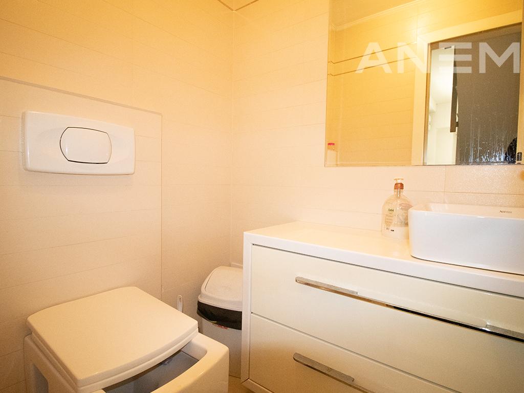 Zyre me qira me 3 hapësira pune te Qafa