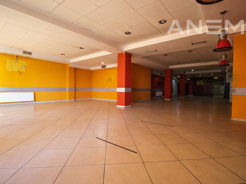 Lokal me qira 350m² në Aktash