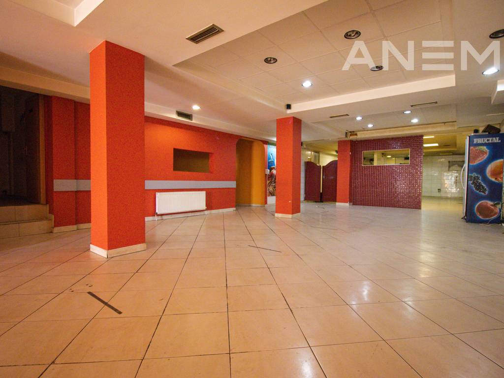 Lokal me qira 350m² në Aktash