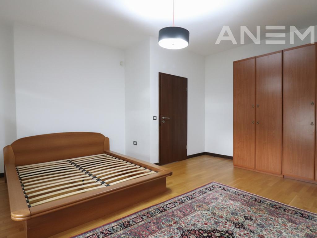 House for rent 260m² in Marigona Residence