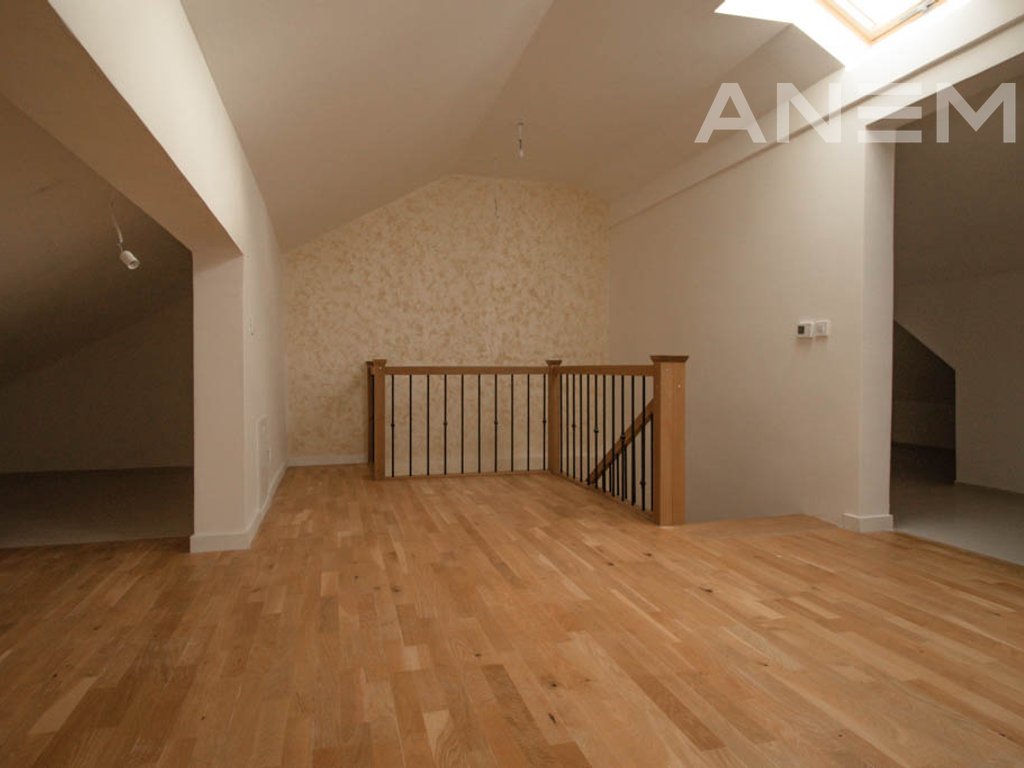 Shtëpi në shitje 165m² +35m² në lagjen Royal Green Residence