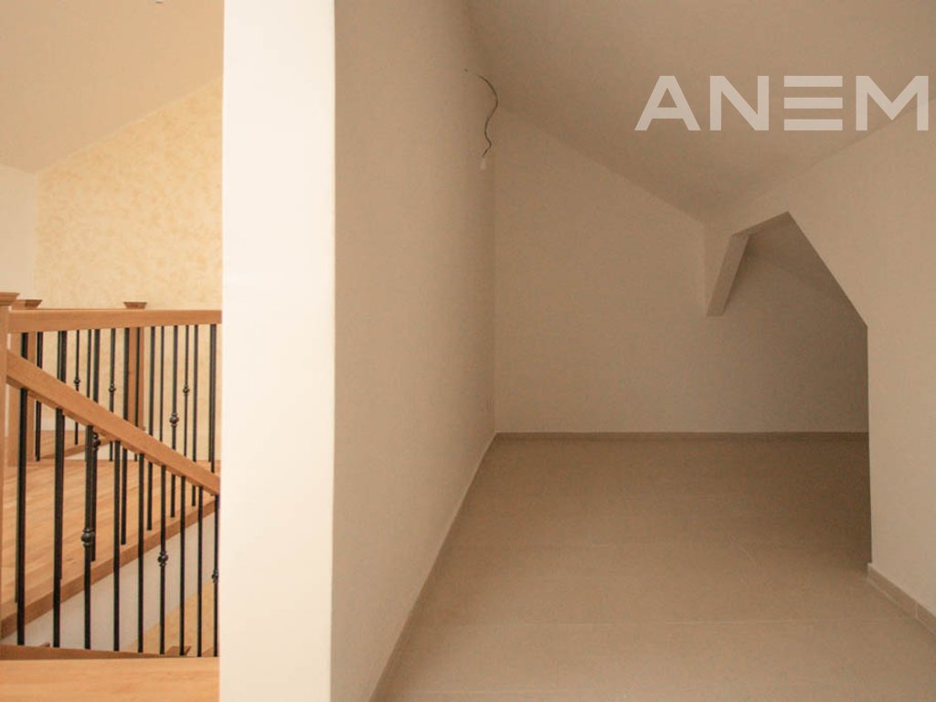 Shtëpi në shitje 165m² +35m² në lagjen Royal Green Residence