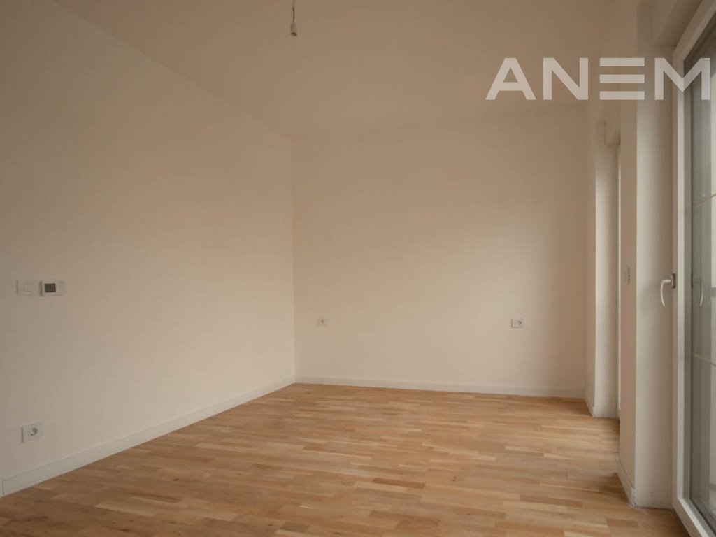 Shtëpi në shitje 165m² +35m² në lagjen Royal Green Residence