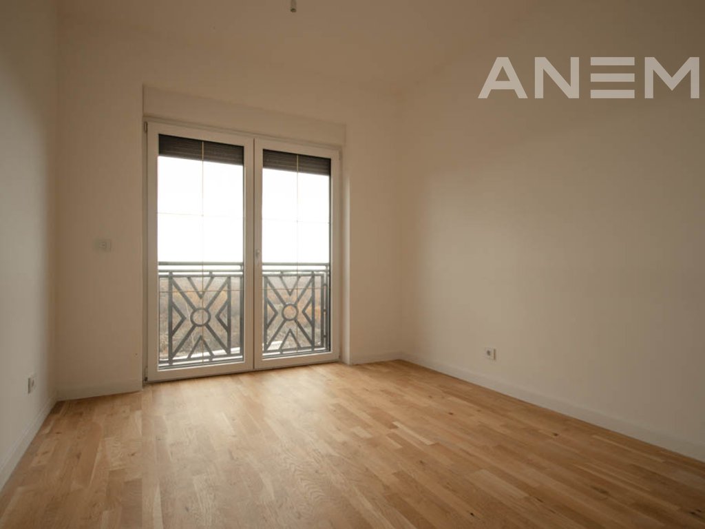 Shtëpi në shitje 165m² +35m² në lagjen Royal Green Residence