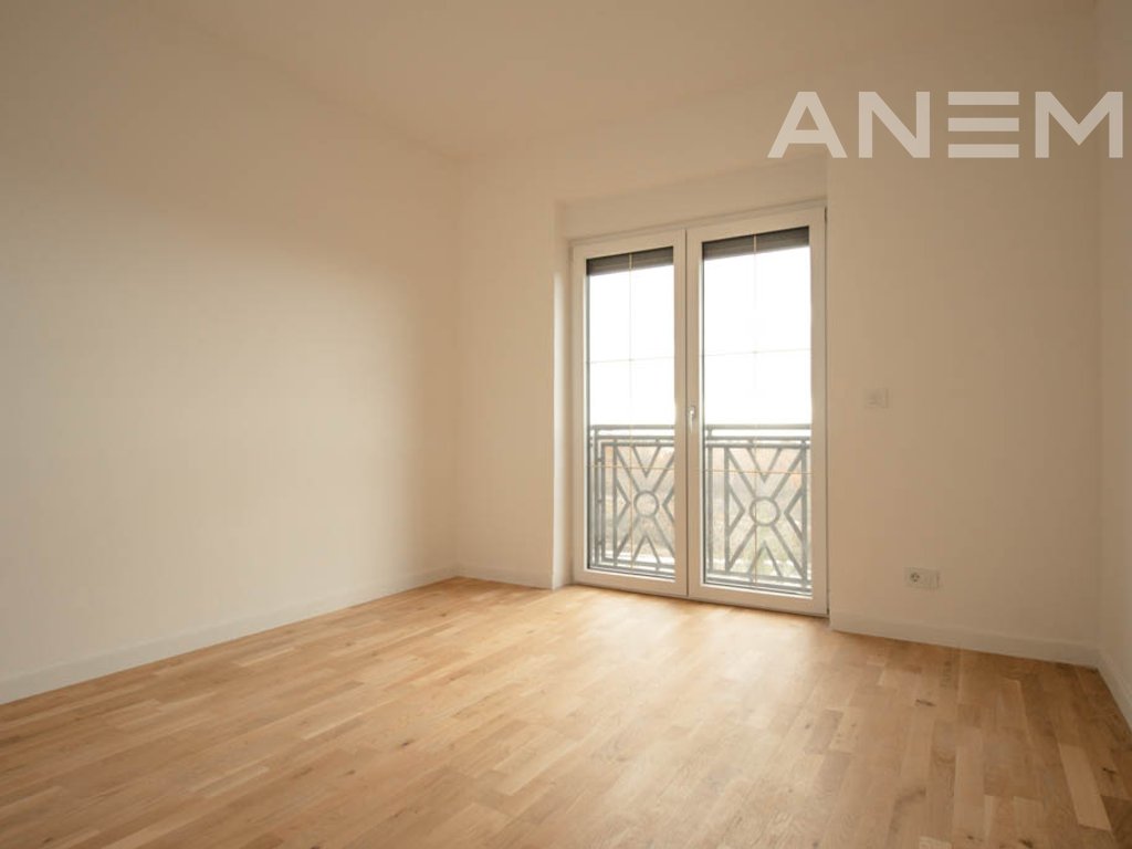 Shtëpi në shitje 165m² +35m² në lagjen Royal Green Residence