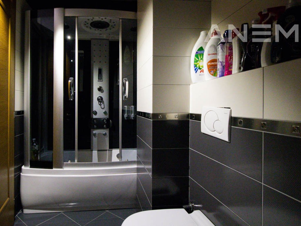 Banesë me qira me 4 dhoma gjumi në Arbëri