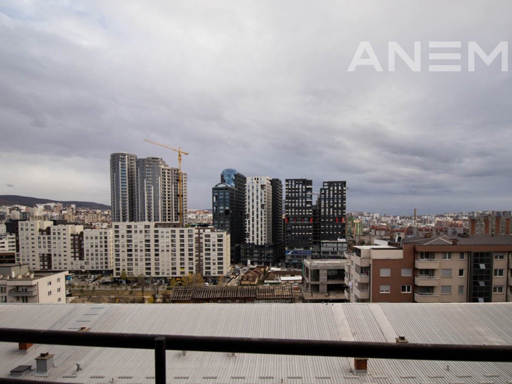 Banesë me qira me 4 dhoma gjumi në Arbëri